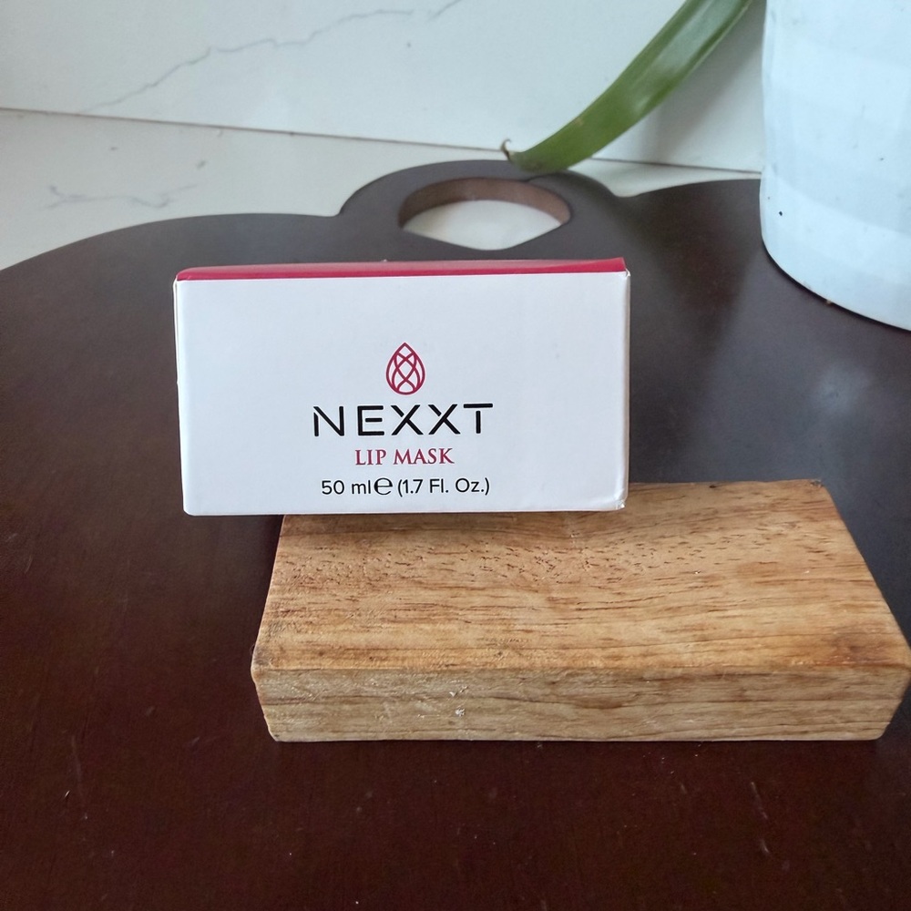 NEXXT Lip Mask
